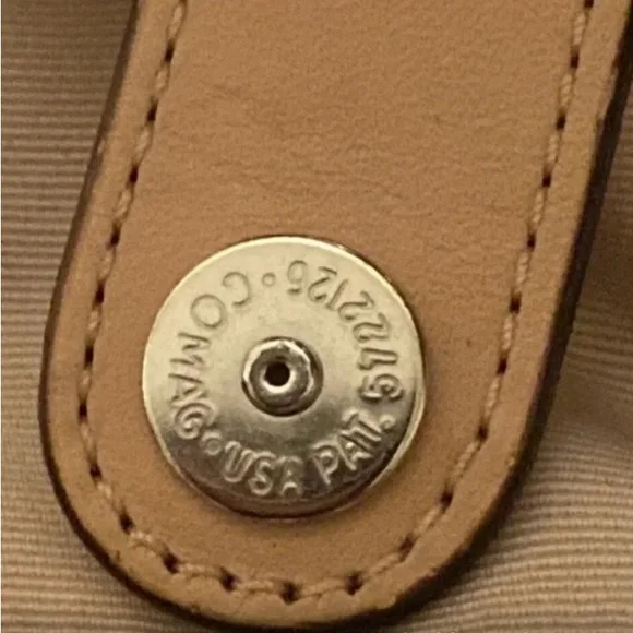 Coach F25487 Gallery Tote Patent Leather Navy Beige Trim Shoulder Bag Excellent - Picture 8 of 14